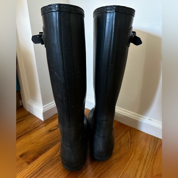 Hunter Original Tall Rain Boots, Navy, size 8 / 39 - Picture 2 of 6